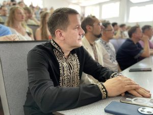 Вручення дипломів бакалаврів та магістрів ХНУРЕ 2025