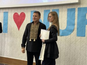 Вручення дипломів бакалаврів та магістрів ХНУРЕ 2025
